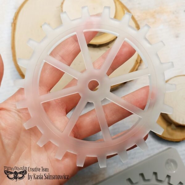 Decor Mould® - Large Gears | Finnabair | 5”x8”x8mm | Redesign with Prima