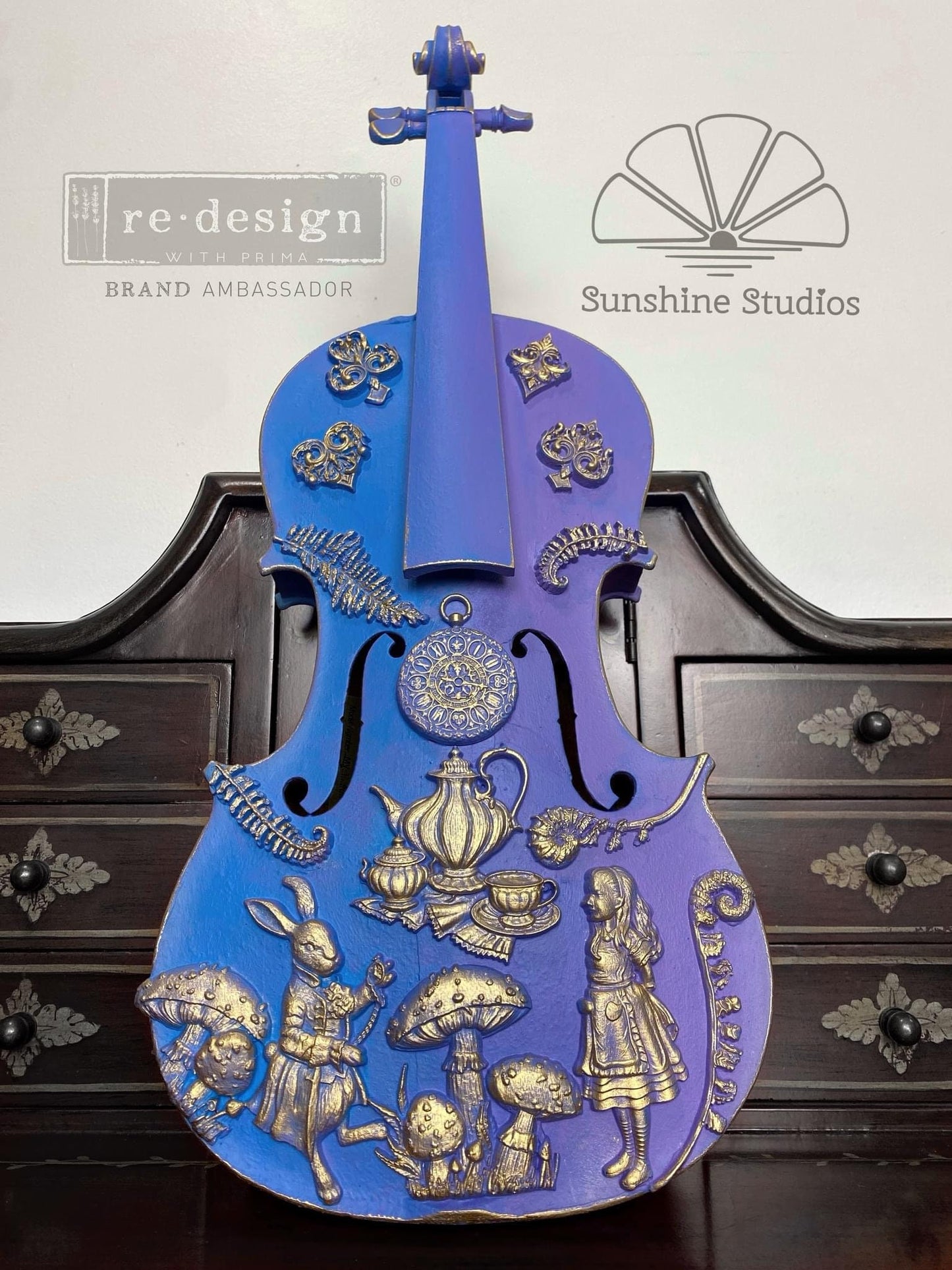Lost in Wonderland Decor Mould® - Following Alice | 5”x8” | Three Girls Tale | Prima Marketing Inc