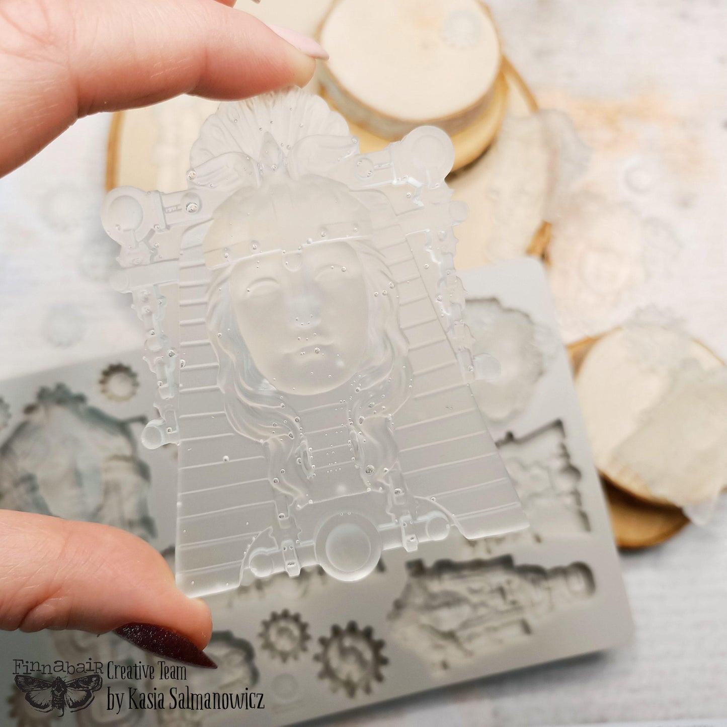 Decor Mould® - Queens of Steam | 5"x8" | Finnabair | Redesign with Prima